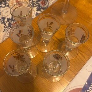 Brown leaf shot size cups